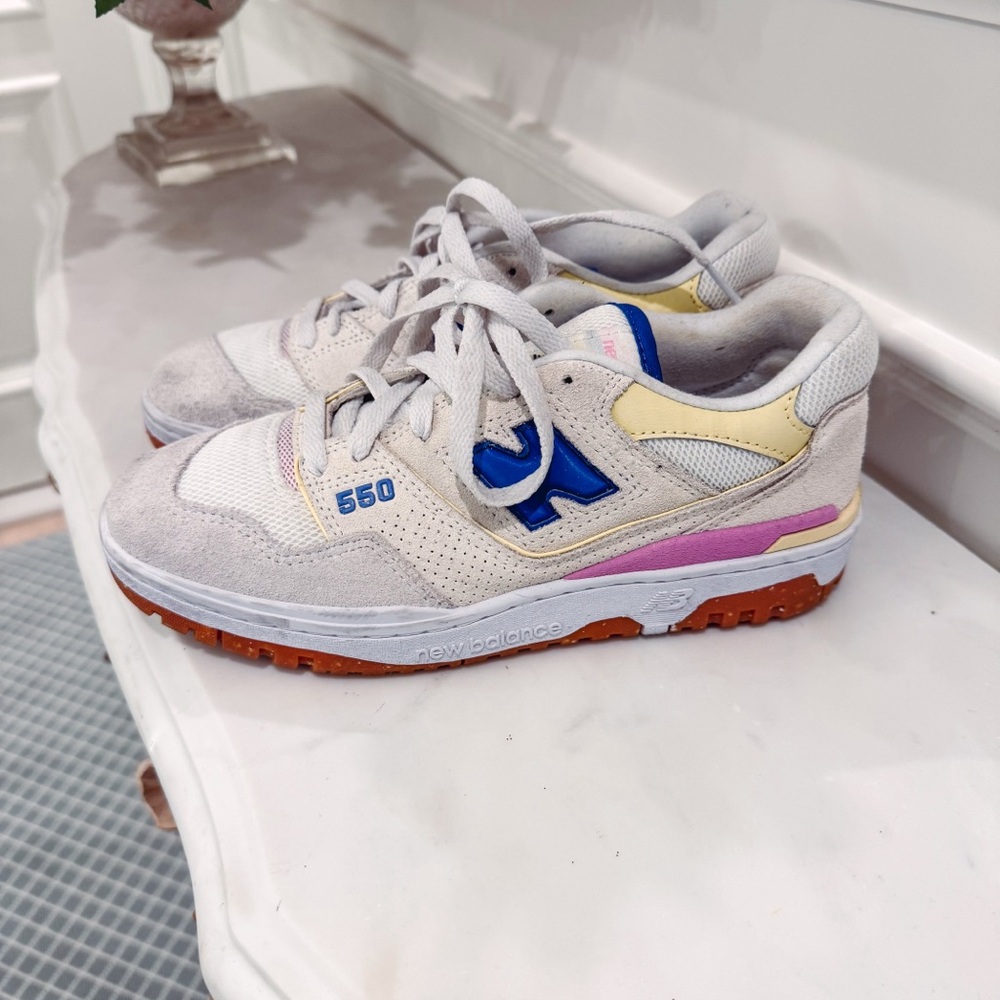 New Balance 550 women’s size 8.5 - Picture 3 of 4